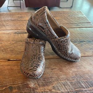 BOC Born tolled leather clogs 8.5